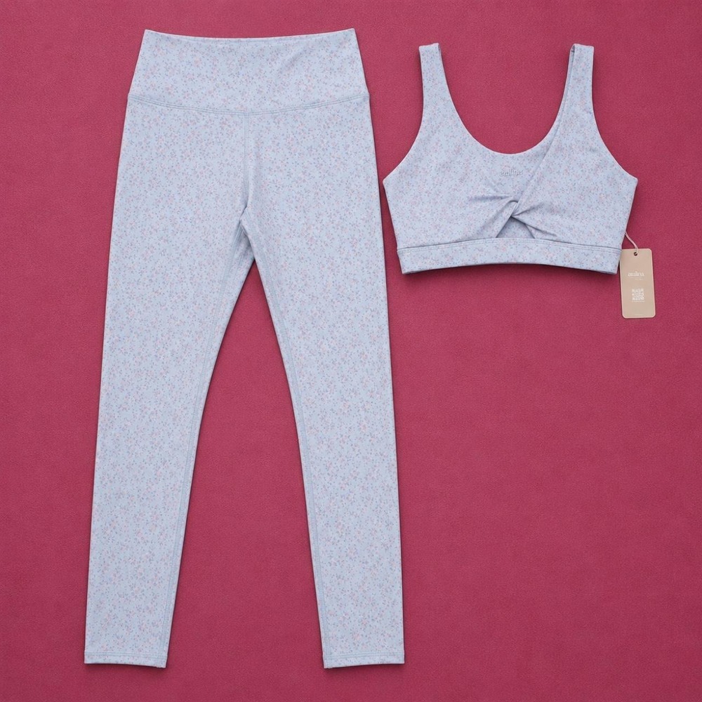Avalina Floral Activewear Sports Bra Leggings NWT Medium Size: M